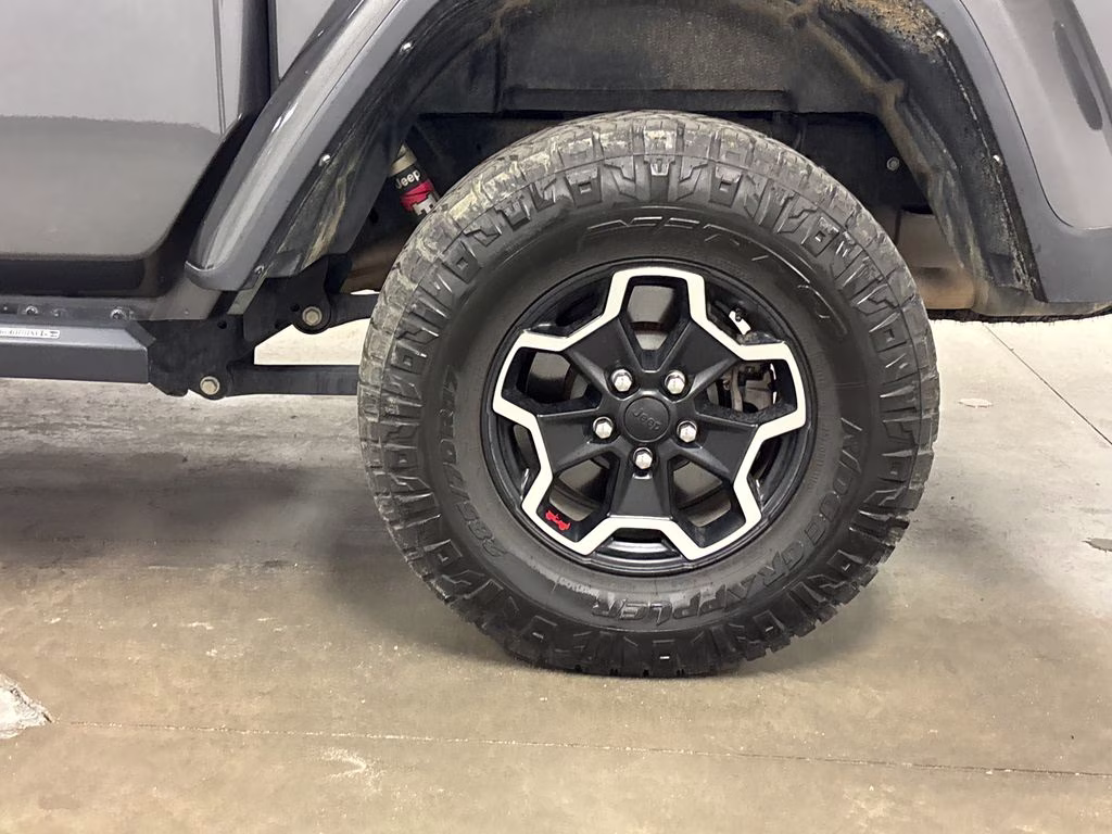 2021 Granite Crystal Metallic Clearcoat Jeep Gladiator Rubicon 4X4 Truck