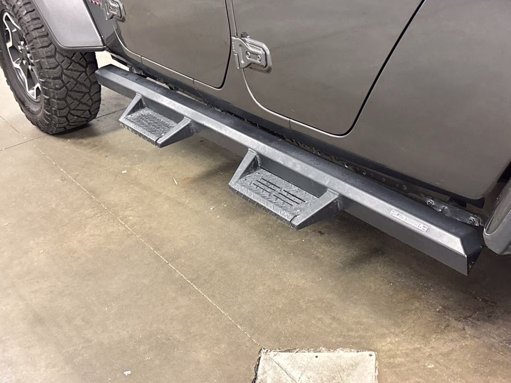 2021 Granite Crystal Metallic Clearcoat Jeep Gladiator Rubicon 4X4 Truck
