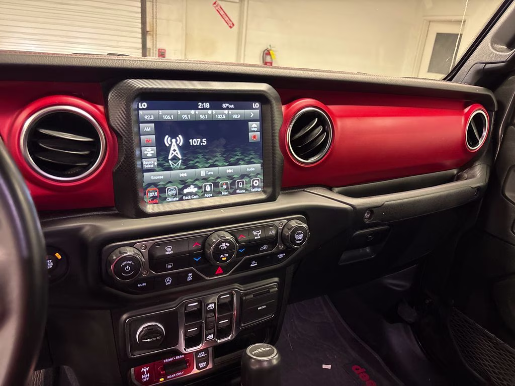 2021 Granite Crystal Metallic Clearcoat Jeep Gladiator Rubicon 4X4 Truck
