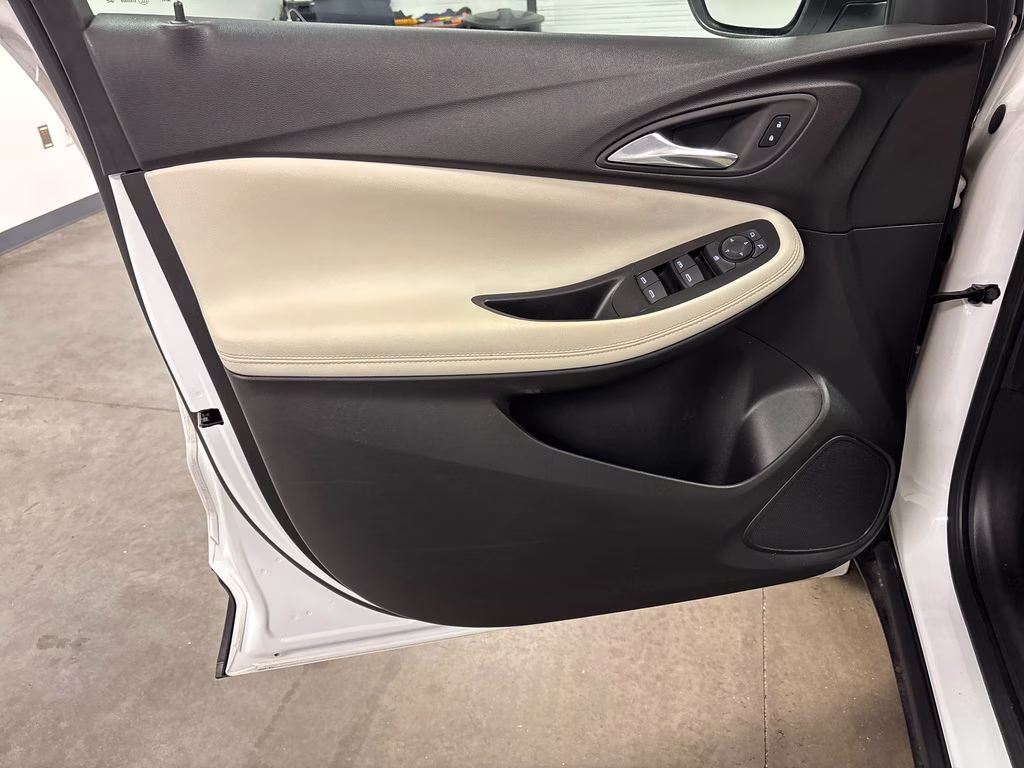 2024 Summit White Buick Encore GX Preferred FWD SUV