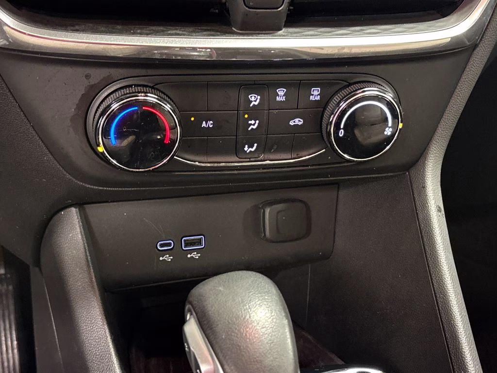 2024 Summit White Buick Encore GX Preferred FWD SUV