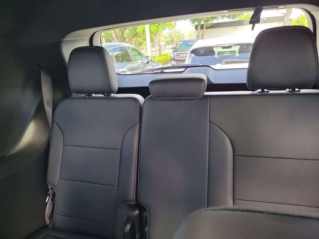 2025 Summit White Buick Enclave Preferred FWD SUV