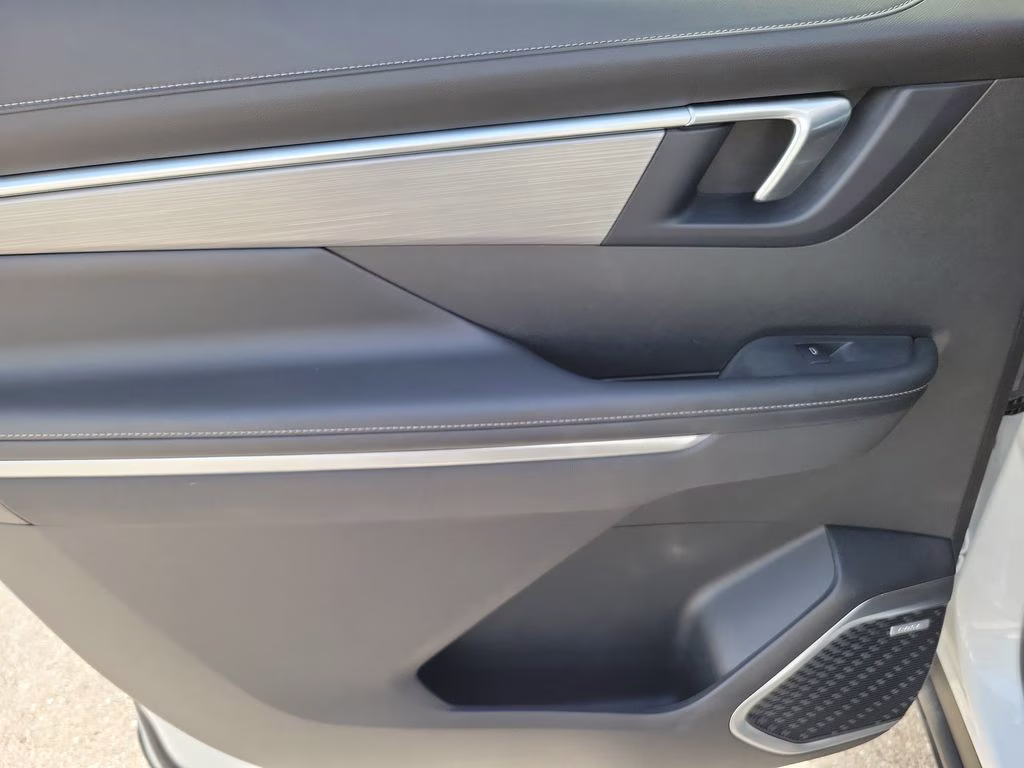 2025 Summit White Buick Enclave Preferred FWD SUV