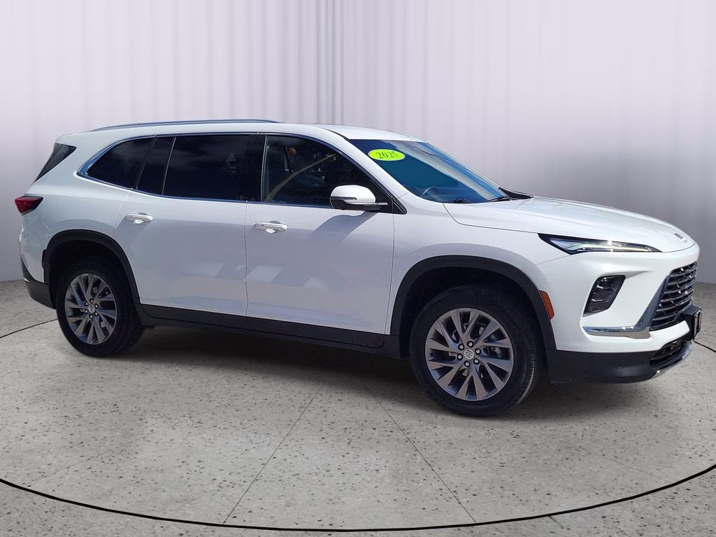 2025 Summit White Buick Enclave Preferred FWD SUV