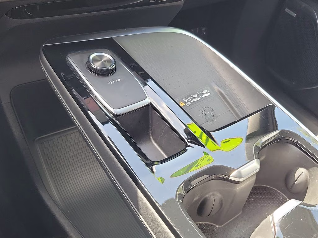 2025 Summit White Buick Enclave Preferred FWD SUV
