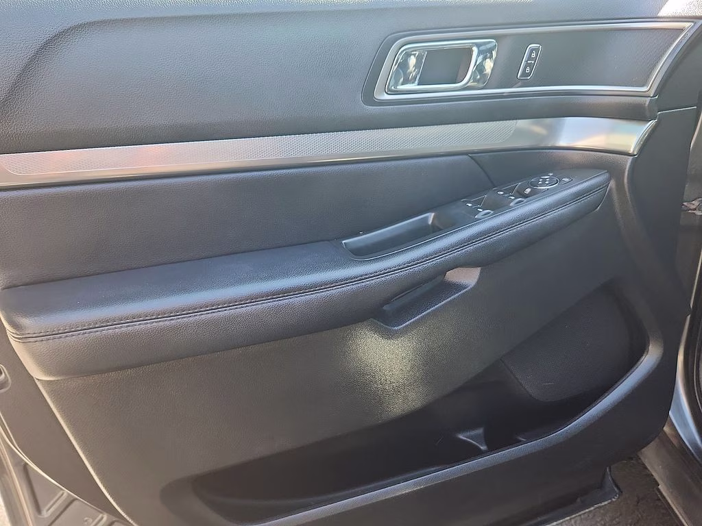 2018 Magnetic Ford Explorer XLT 4X4 SUV
