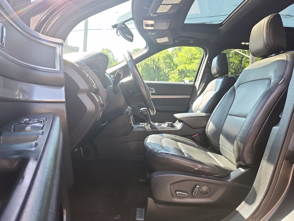 2018 Magnetic Ford Explorer XLT 4X4 SUV