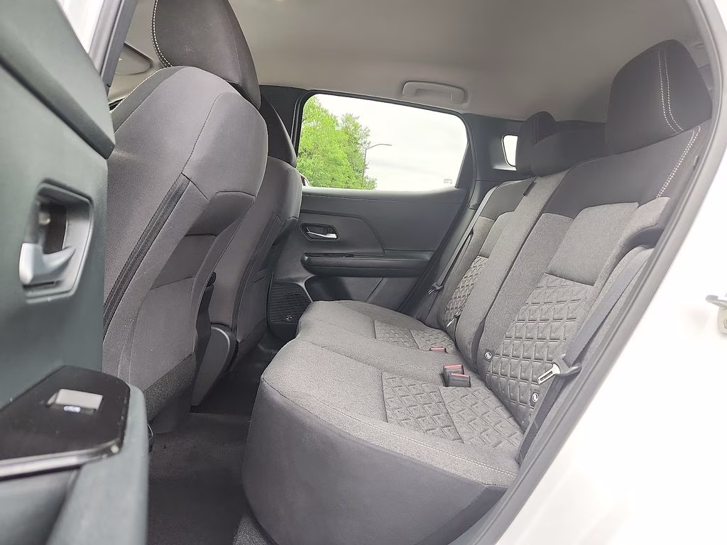 2025 Aspen White Tricoat Nissan Kicks SV AWD SUV