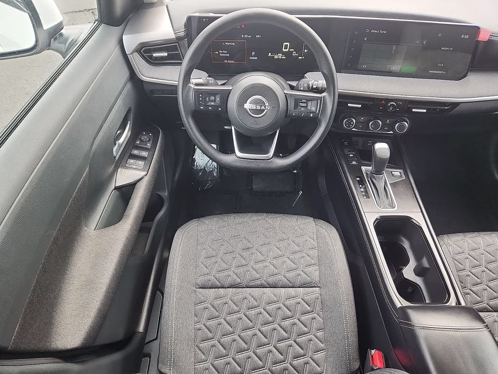 2025 Aspen White Tricoat Nissan Kicks SV AWD SUV