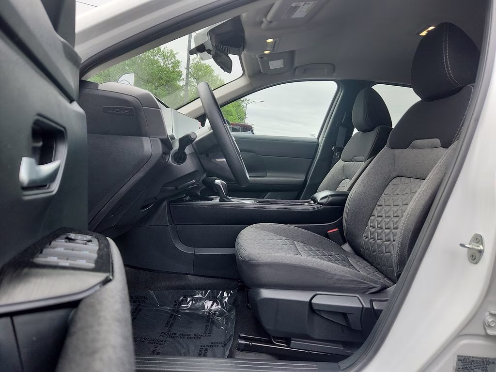 2025 Aspen White Tricoat Nissan Kicks SV AWD SUV