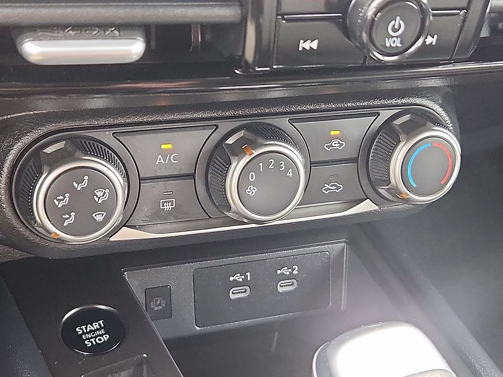 2025 Aspen White Tricoat Nissan Kicks SV AWD SUV