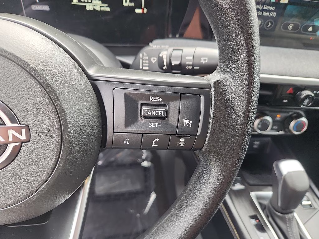 2025 Aspen White Tricoat Nissan Kicks SV AWD SUV