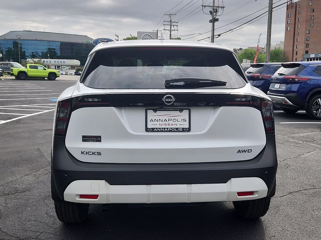 2025 Aspen White Tricoat Nissan Kicks SV AWD SUV