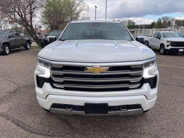 2024 Iridescent Pearl Tricoat Chevrolet Silverado 1500 High Country 4X4 Truck