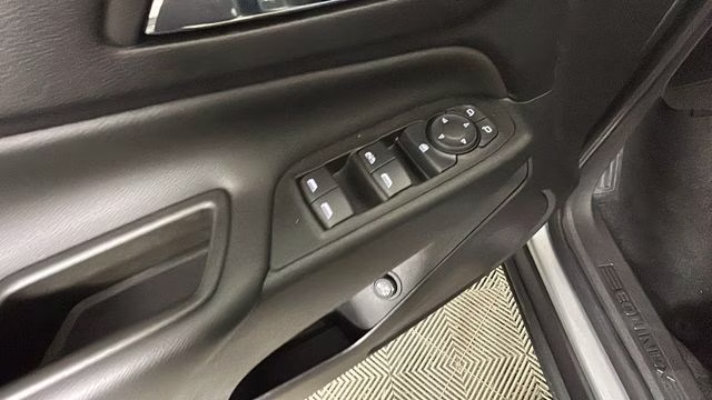 2023 Silver Chevrolet Equinox LT FWD SUV