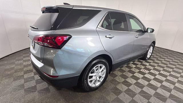 2023 Silver Chevrolet Equinox LT FWD SUV