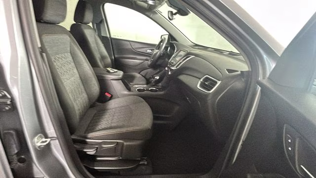 2023 Silver Chevrolet Equinox LT FWD SUV