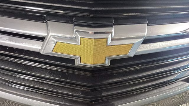 2023 Silver Chevrolet Equinox LT FWD SUV