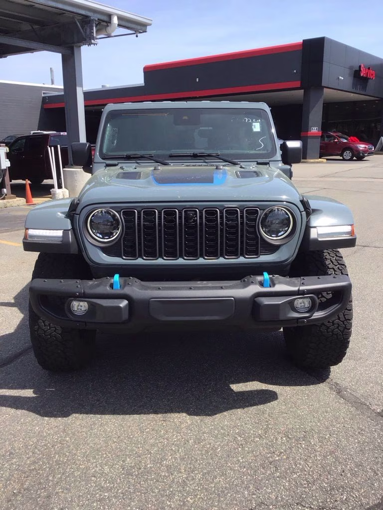2024 Anvil Clear Coat Jeep Wrangler Rubicon X 4xe 4X4 SUV
