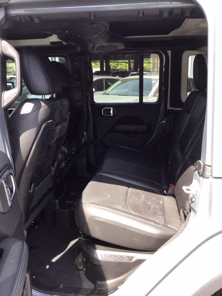 2024 Anvil Clear Coat Jeep Wrangler Rubicon X 4xe 4X4 SUV
