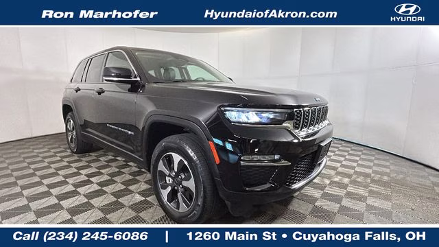2023 Diamond Black Crystal Pearlcoat Jeep Grand Cherokee 4xe 4X4 SUV