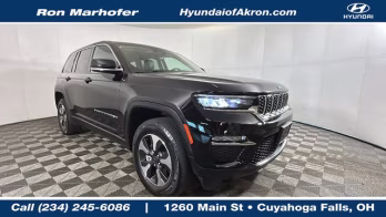 2023 Diamond Black Crystal Pearlcoat Jeep Grand Cherokee 4xe 4X4 SUV
