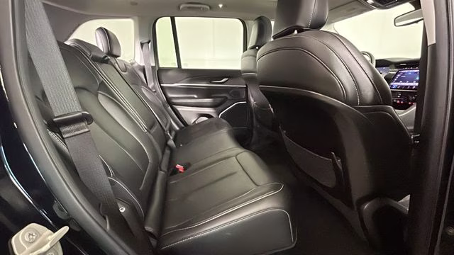 2023 Diamond Black Crystal Pearlcoat Jeep Grand Cherokee 4xe 4X4 SUV