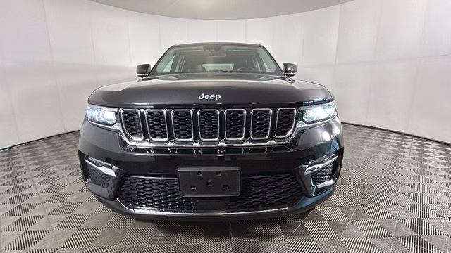 2023 Diamond Black Crystal Pearlcoat Jeep Grand Cherokee 4xe 4X4 SUV