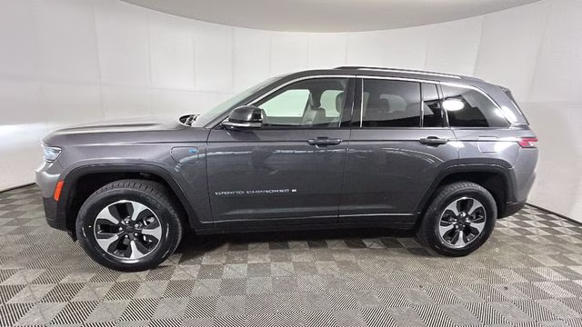 2023 Baltic Gray Metallic Clearcoat Jeep Grand Cherokee 4xe 4X4 SUV