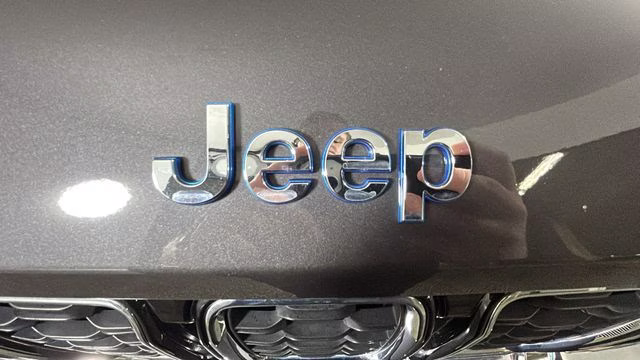 2023 Baltic Gray Metallic Clearcoat Jeep Grand Cherokee 4xe 4X4 SUV