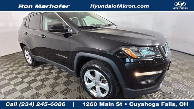 2017 Diamond Black Crystal Pearlcoat Jeep Compass Latitude 4X4 SUV