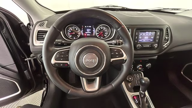 2017 Diamond Black Crystal Pearlcoat Jeep Compass Latitude 4X4 SUV