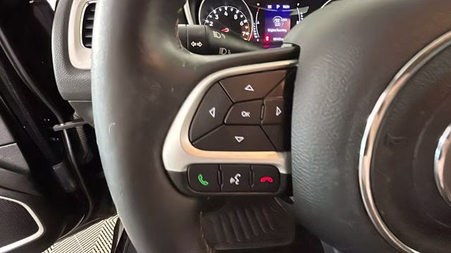 2017 Diamond Black Crystal Pearlcoat Jeep Compass Latitude 4X4 SUV