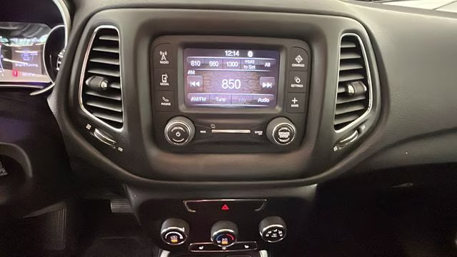 2017 Diamond Black Crystal Pearlcoat Jeep Compass Latitude 4X4 SUV