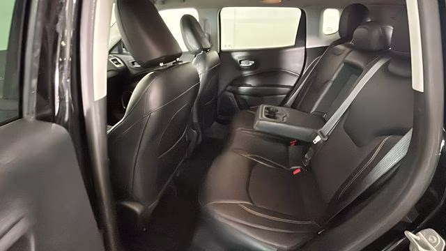 2017 Diamond Black Crystal Pearlcoat Jeep Compass Latitude 4X4 SUV
