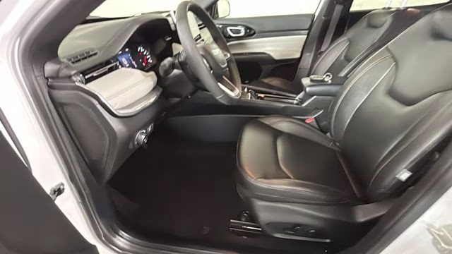 2024 Bright White Clearcoat Jeep Compass Limited 4X4 SUV