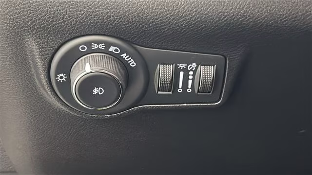 2024 Bright White Clearcoat Jeep Compass Limited 4X4 SUV