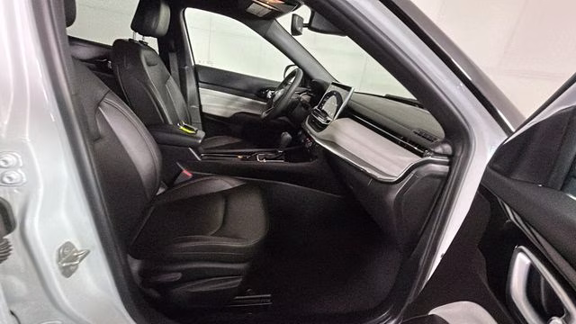 2024 Bright White Clearcoat Jeep Compass Limited 4X4 SUV
