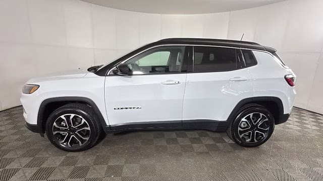 2024 Bright White Clearcoat Jeep Compass Limited 4X4 SUV