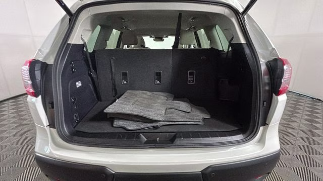 2023 Crystal White Pearl Subaru Ascent Premium AWD SUV