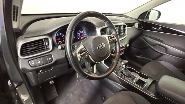 2020 Everlasting Silver Kia Sorento LX FWD SUV