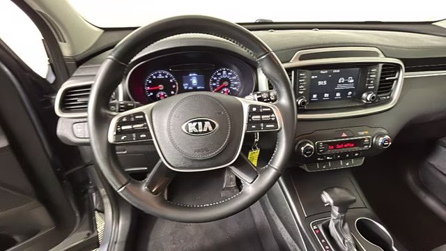 2020 Everlasting Silver Kia Sorento LX FWD SUV