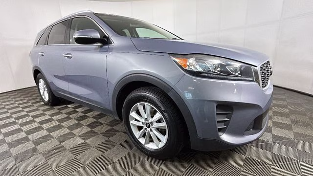 2020 Everlasting Silver Kia Sorento LX FWD SUV
