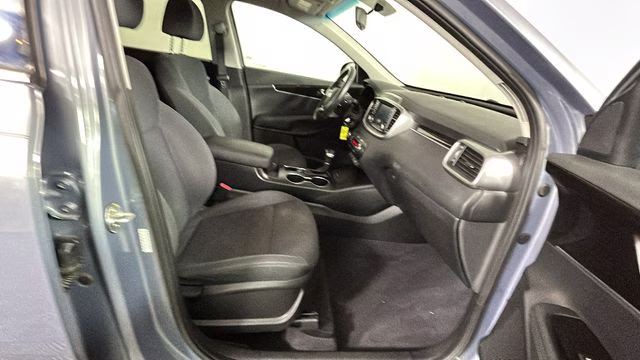 2020 Everlasting Silver Kia Sorento LX FWD SUV