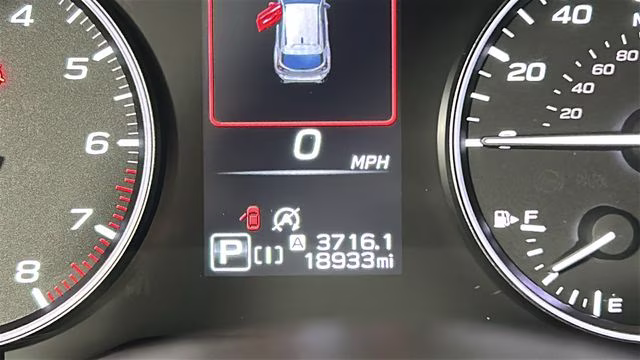 2024 Crystal White Pearl Subaru Crosstrek Premium AWD SUV