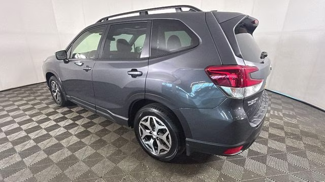 2023 Magnetite Gray Metallic Subaru Forester Premium AWD SUV
