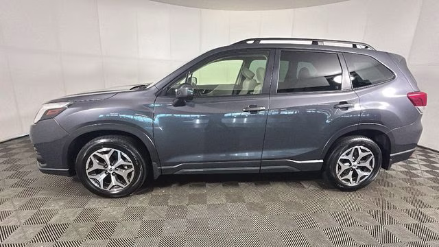 2023 Magnetite Gray Metallic Subaru Forester Premium AWD SUV