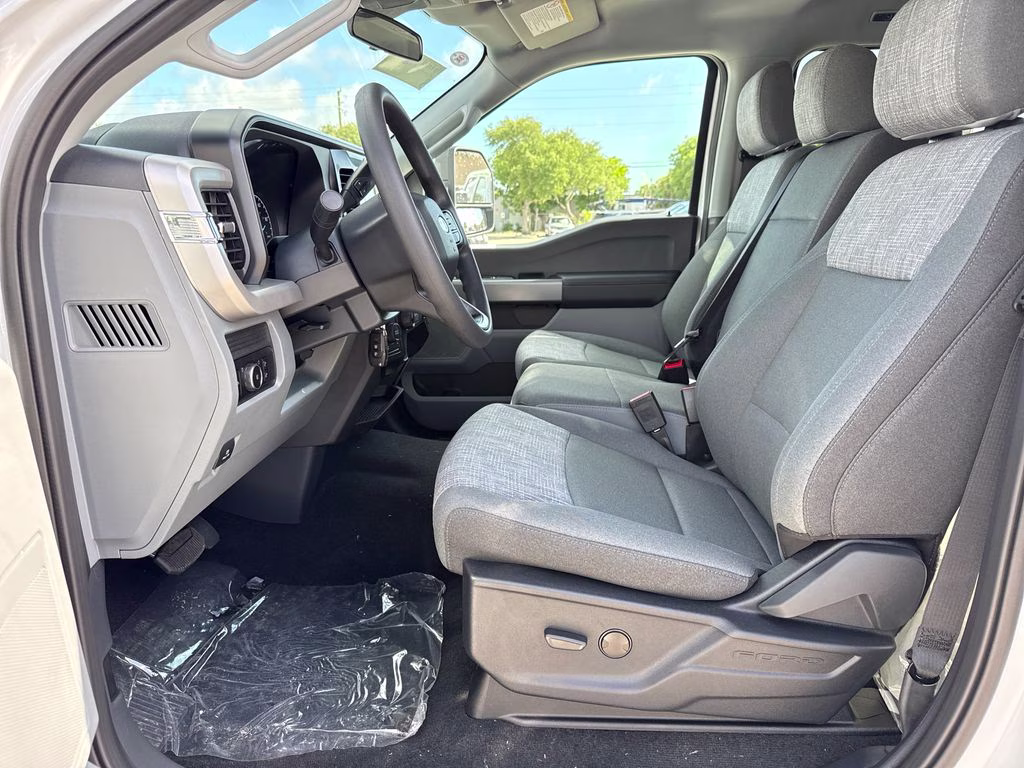 2026 Oxford White Ford Super Duty F-250 SRW XLT 4X4 Truck