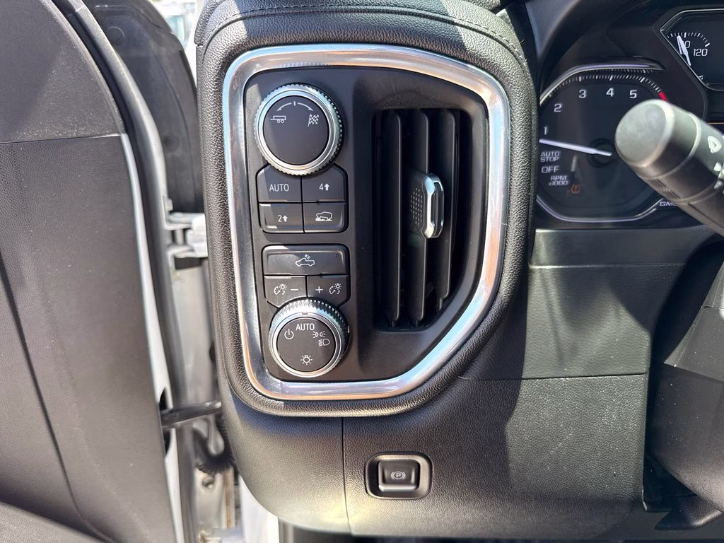 2019 Summit White GMC Sierra 1500 SLE 4X4 Truck