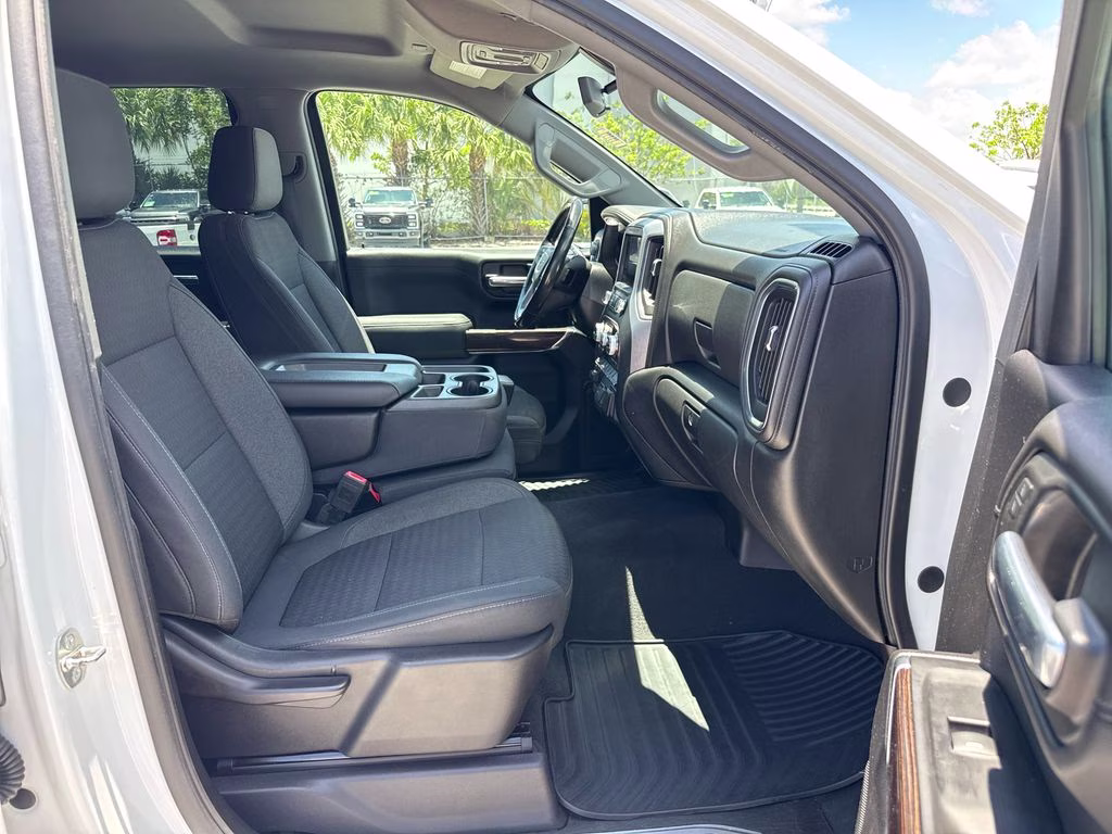2019 Summit White GMC Sierra 1500 SLE 4X4 Truck